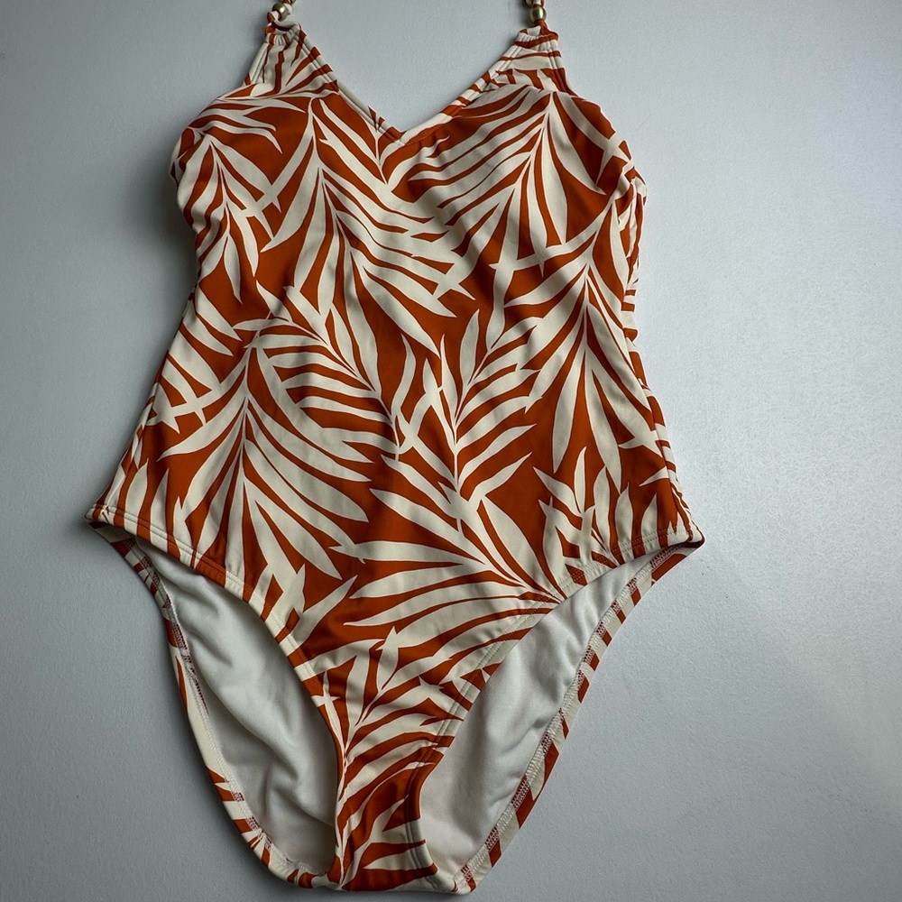 Shade and‎ shore women’s size medium bead knot detail one piece swimsuit - Picture 9 of 9